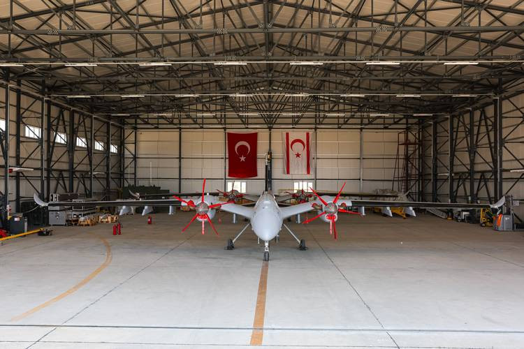 TSK'dan Kıbrıs Barış Harekatı'nın 50. yılına özel geçit töreni - Resim: 10